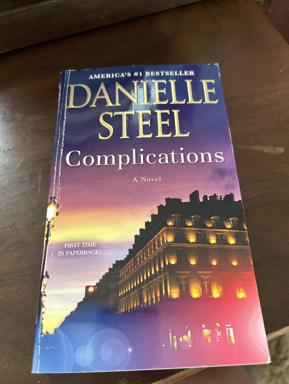 Danielle Steel - Complications (Paperback Novel)